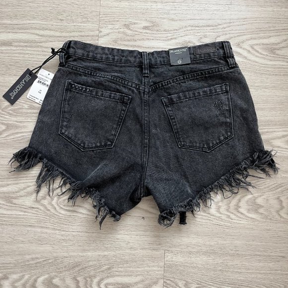 Blank NYC high rise black shorts Size 28 NWT - Picture 2 of 4